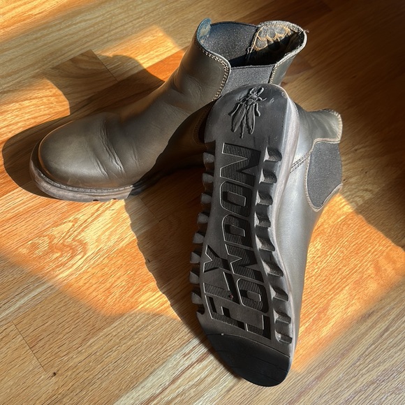 Leather Chelsea boots - Picture 2 of 5
